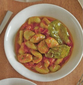 Gnocchi di ceci profumati al pesto