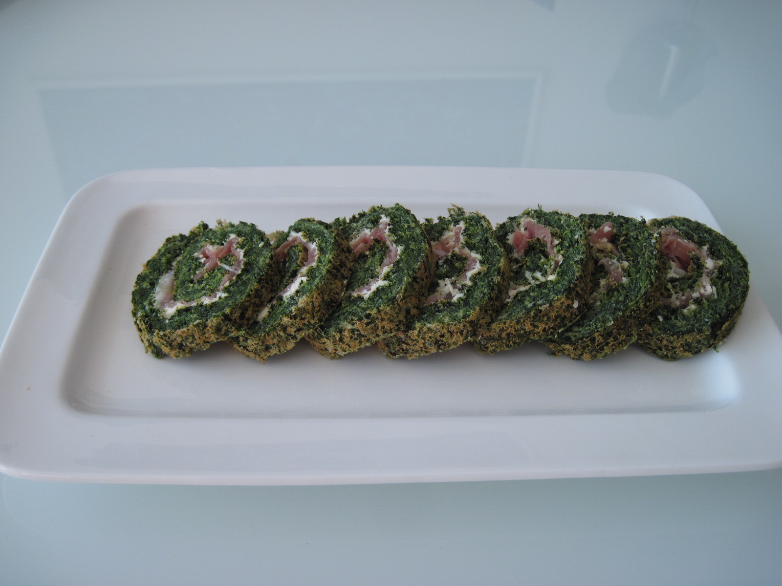Girelle di spinaci robiola e crudo