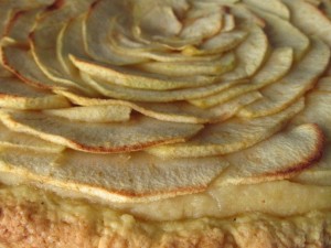 Crostata di mele e amaretti