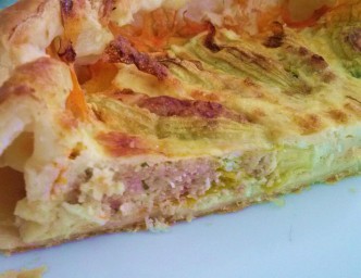 Sfoglia ai fiori di zucca ripieni di scamorza affumicata e prosciutto