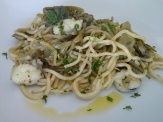 Tagliolini con rana pescatrice, carciofi e maggiorana