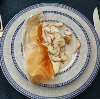 Tomini al forno con speck e porcini crudi